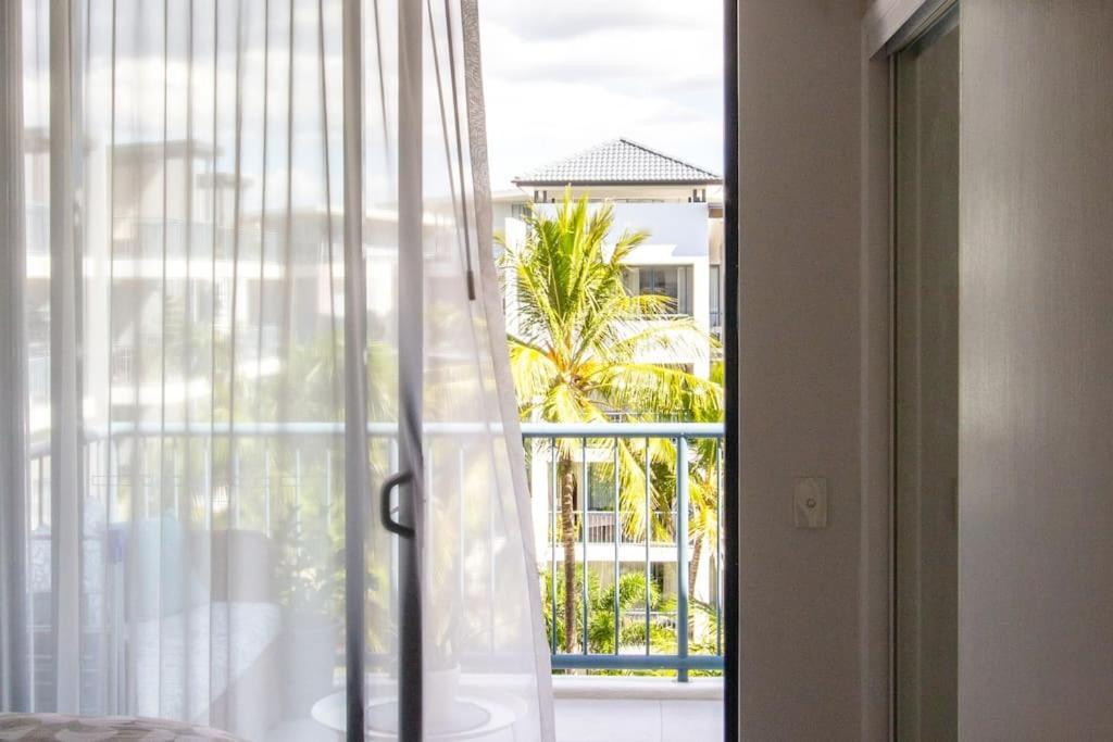 Deluxe - Sunshine Coast *